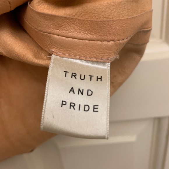 TRUTH AND PRIDE 100% Leather top. - Picture 6 of 7